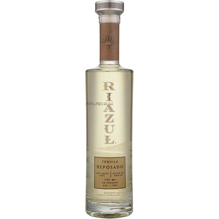 Riazul Tequila Reposado bottle showcasing smooth, aged Blue Weber agave tequila with vanilla and oak notes