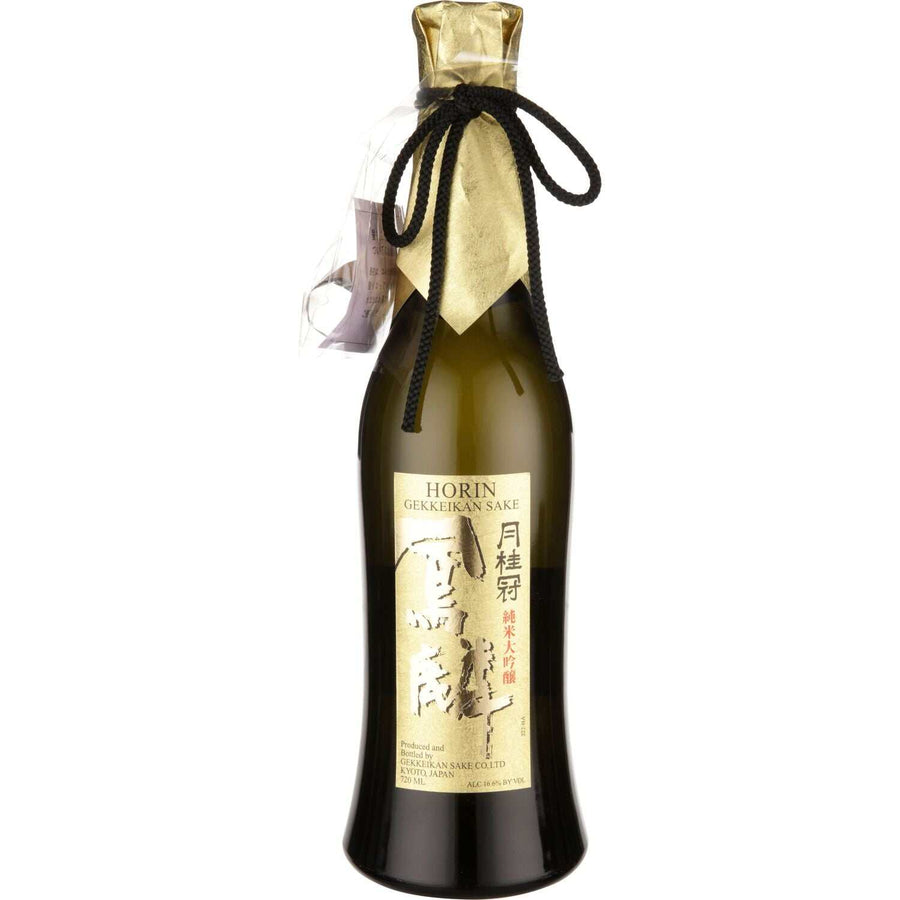 Gekkeikan Junmai Daiginjo Sake Horin 720ml bottle with elegant Japanese design